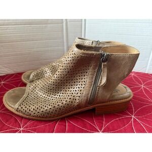 Sofft SF0011890 Womens Gold Metallic Perforated Leather Open Toe Sandals 10M